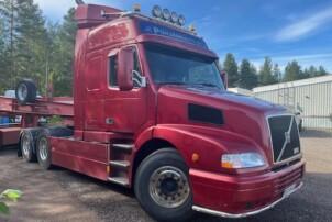 Volvo NH 12 6*2 + HAFO peräkärry