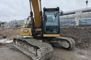 Cat 323
